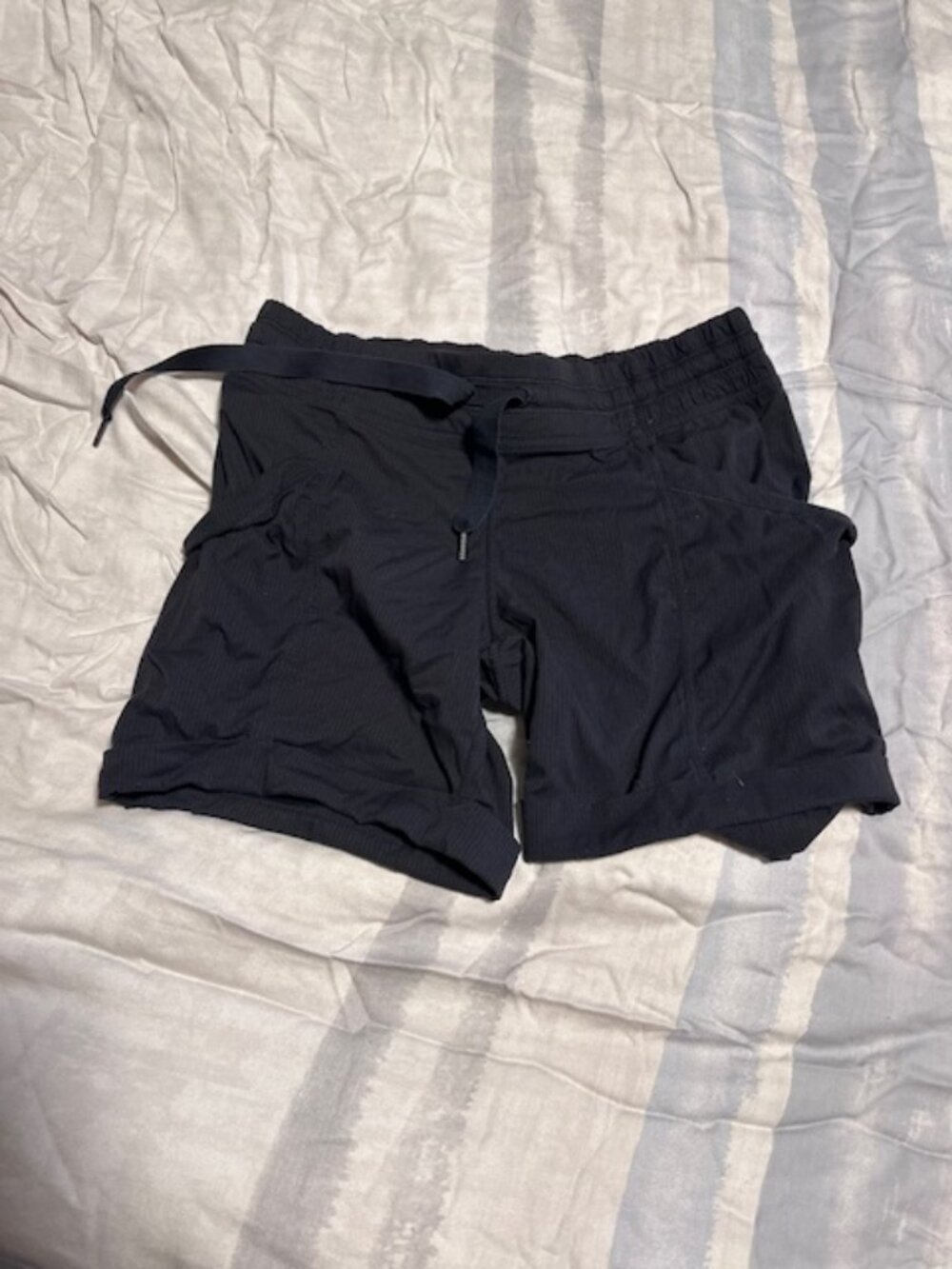 Lululemon Shorts size 6